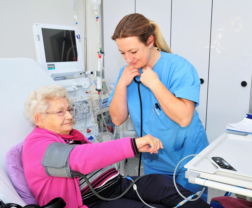 Dialyse Zentrum Sauerland Blutdruckmessung Patienten